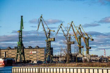 Nabrzeże portowe w porcie w Gdyni