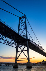 pôr-do-sol e a torre da Ponte Hercílio Luz de Florianópolis SC Brasil   Florianopolis 