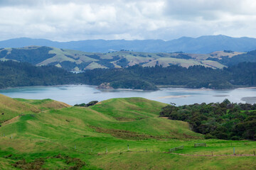 New Zealand, its landscapes, mountains, roads, stormy skies, fields and seas 15