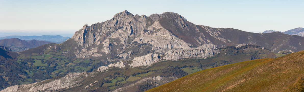 Pe&ntilde;a mea massif