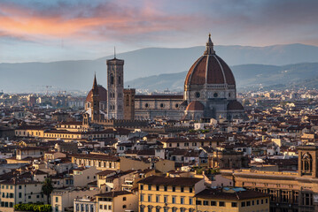 Fototapeta na wymiar Skyline of downtown Florence during sunset, seen from the famous Piazzale Michelangelo