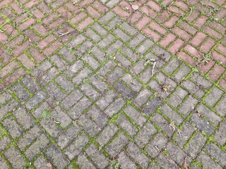 Pflasterfläche rot und grau