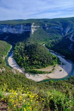 France, Ardeche, Vallon-Pont-dArc, Oxbow bend of river in Gorges de lArdeche