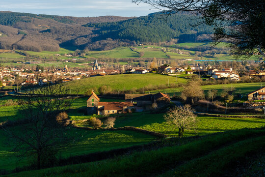Abbaye de Cluny : gardienne majestueuse des vallons bourguignons, France