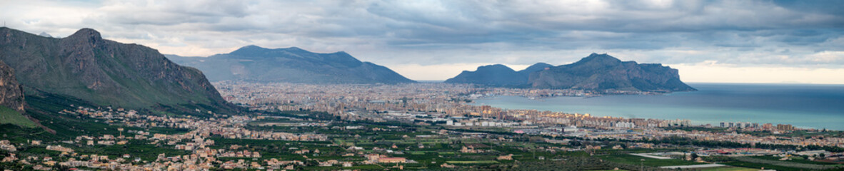 Fototapeta na wymiar Extra large panoramic view over the bay, the sea and the city of Palermo, Italy
