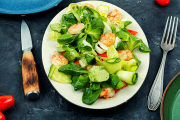 Delicious fresh salad with prawns