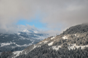 Fototapeta na wymiar Winter in Graubünden, Flims, Laax, Falera