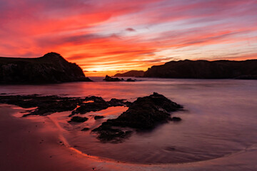 Obraz premium Sunset at Porth Dafarch Beach, Isle of Anglesey, Uk