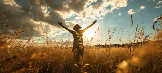 Tafelkleed Woman with open arms enjoying sunset in countryside. Freedom and nature connection. © Postproduction
