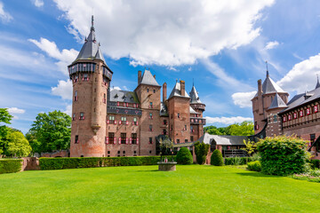 Fototapeta na wymiar Medieval De Haar castle and gardens outside Utrecht, Netherlands