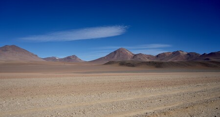 Fototapeta na wymiar View of the mountains in Reserva Nacional de Fauna Andina Eduardo Avaroa, Bolivia. 