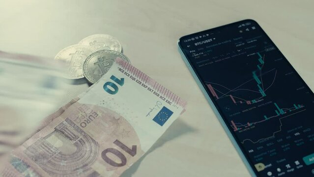 Bitcoin, BTC, euro, argent liquide, crypto monnaie, ETF, argent, trading, actif num&eacute;rique, finance, devise,  banque, affaires, &eacute;change, gain, perte, chart, graphique, pi&egrave;ce, richesse, billet, ordinate