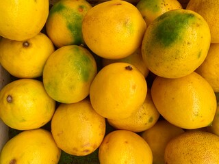 lemons in the market