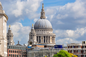 Fototapeta na wymiar St. Paul's cathedral dome in London, UK