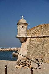Portugalskie miasteczko nadmorskie, marina, port, forteca © Ornela