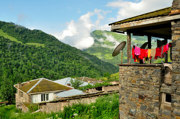 Wieś w Kaukazie - obrazy, fototapety, plakaty