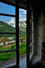 Widok z okna na Kaukaz - obrazy, fototapety, plakaty