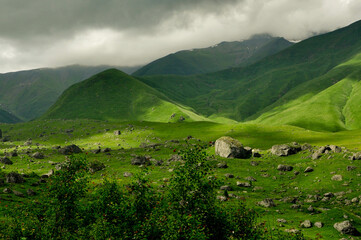 Góry Kaukaz Gruzja - obrazy, fototapety, plakaty