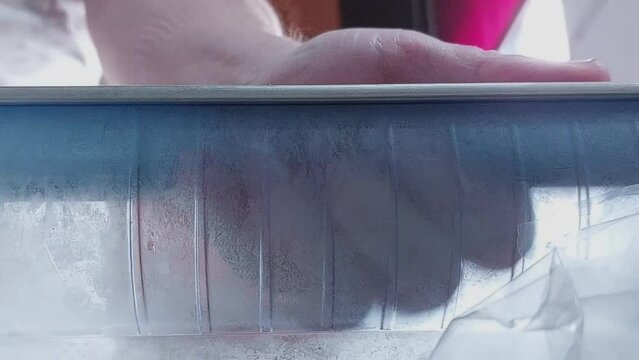 Remove frozen bags from the freezer drawer. Inner socket. 