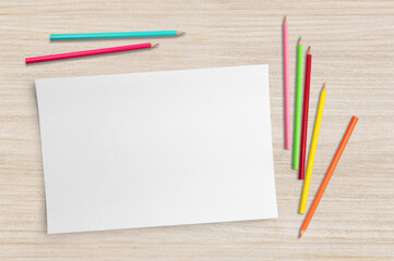 Obraz premium Color pencils and paper background