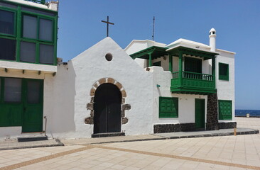 Fototapeta na wymiar Kirche in Caleta de Famara, Lanzarote