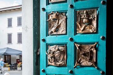 
Architecture and art in the ancient fortified village of Valvasone