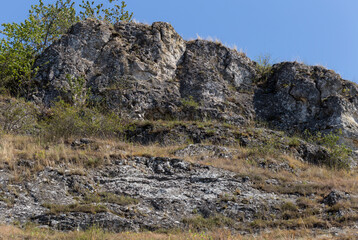 Fototapeta na wymiar Toltry, Tovtry - mountainous arched limestone ridge stretching above Prut in northern Moldova.