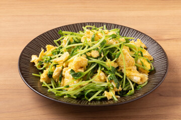 豆苗とたまごの中華炒め
