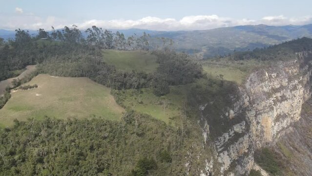 The best of Peru: Revash Mausoleum in Amazonas - Per&uacute;