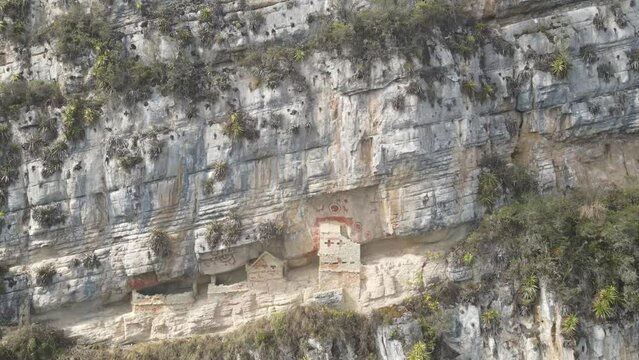 The best of Peru: Revash Mausoleum in Amazonas - Per&uacute;