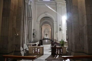 Napoli - Navata destra della Chiesa di San Giacomo degli Spagnoli