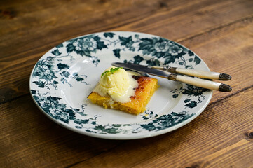 バニラアイスをのせたスイートポテト