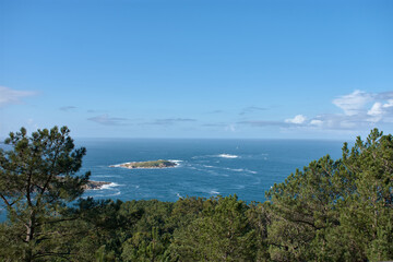 The Estelas Islands make up a small archipelago formed by the two main islands: Estela de interior, the largest, and Estela de fóra (depending on their proximity or distance from the continent) and th