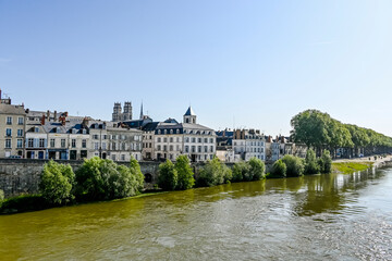 Orléans, Kathedrale, Sainte-Croix, Altstadt, Stadt, Altstadthäuser, La Loire, Fluss, Loiretal, Flusstal, Flussufer, Uferweg, Heilig-Kreuz Kathedrale, Centre-Val de Loire, Frühling, Sommer, Frankreich