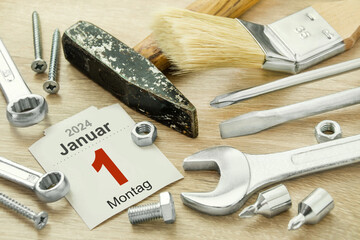 Deutscher Kalender Datum 1. Januar 2024 Montag mit Werkzeug