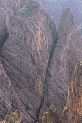 Almost vertical walls in the south rim of the Black Canyon of the Gunnison at Cross Fissures View
