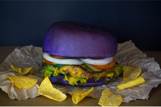 hamburger and chips