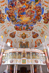 Innenansicht der Frauenkirche (Zu Unserer Lieben Frau) in Günzburg, Schwaben (Bayern)