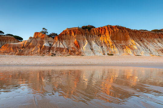 Stunning Cliffs at Praia da Fal&eacute;sia, Algarve, Portugal 