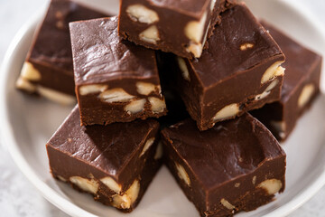 Chocolate macadamia fudge