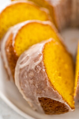 Simple vanilla bundt cake from box cake