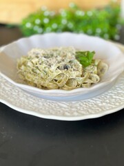 Talharim ao molho branco fresco