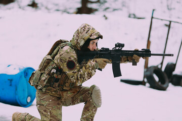 Military training. People training in tactical shooting.