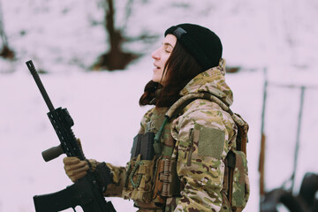 Military training. People training in tactical shooting.