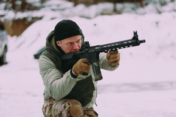 Military training. People training in tactical shooting.