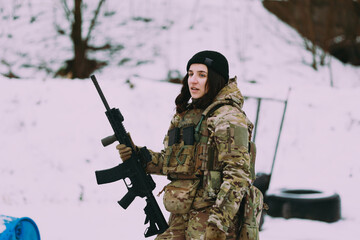 Military training. People training in tactical shooting.