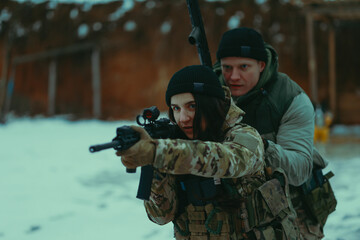Military training. People training in tactical shooting.