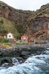 Fototapeta na wymiar Remote village Calhau da Lapa on Madeira in a gorge