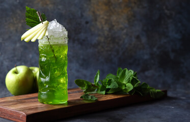 apple lemonade mojito cocktail in a glass