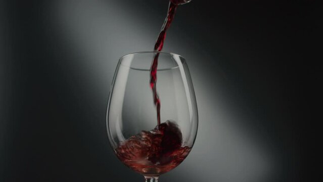 Vin rouge vers&eacute;
